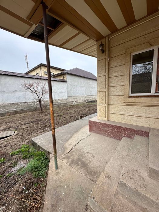 Участок в военном городке. Harbiy shaharchadagi uchastkasi.