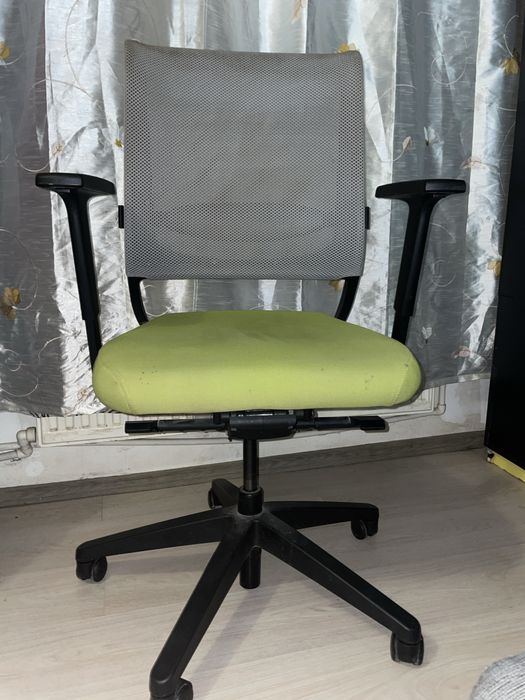 Scaun de birou  reglabil