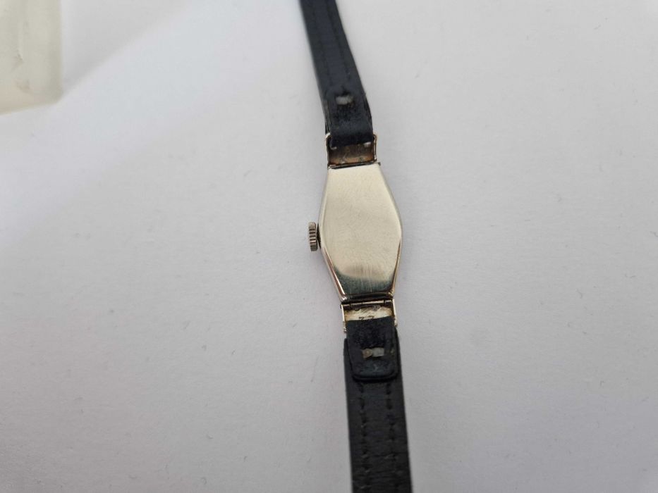 Ceas de Dame din Aur de 18 k-750 cu Diamante -Art-Deco-Mecanic.