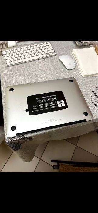 MakBook Air 13 inci .8giga ram.2014