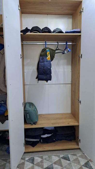 Шкаф плательный продам