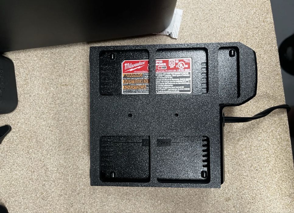 Suport incarcator Milwaukee M18