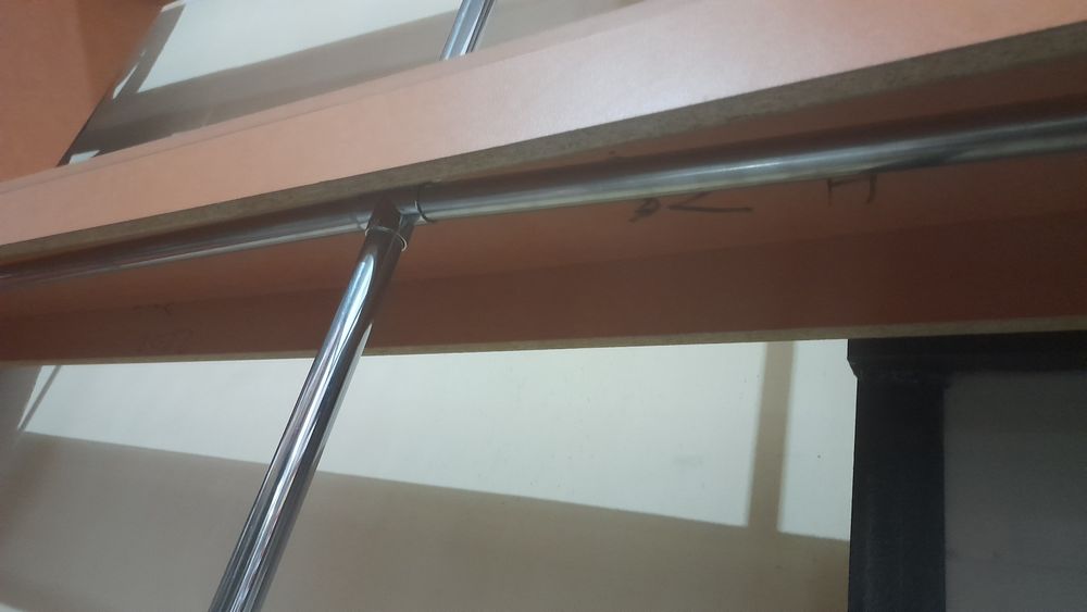 Продам шкаф,стол полки