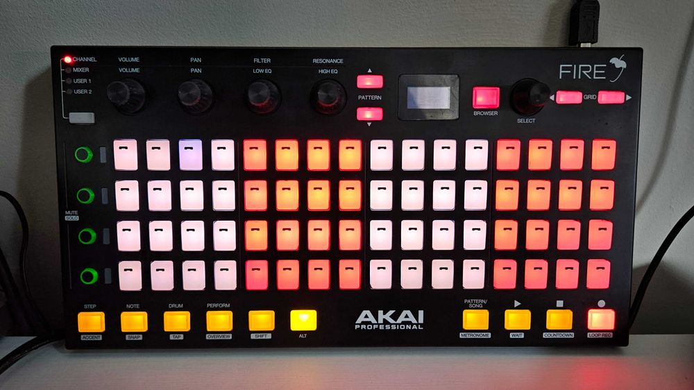 Controller Midi Akai Professional Fire pentru FL Studio