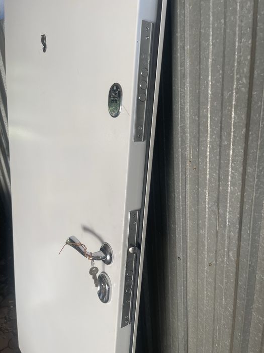 Дверь для кассовой комнаты