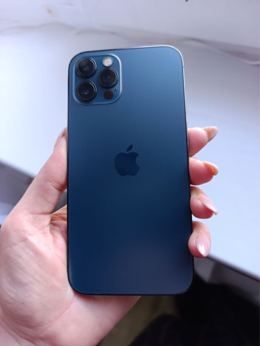 Продам Айфон 12 про