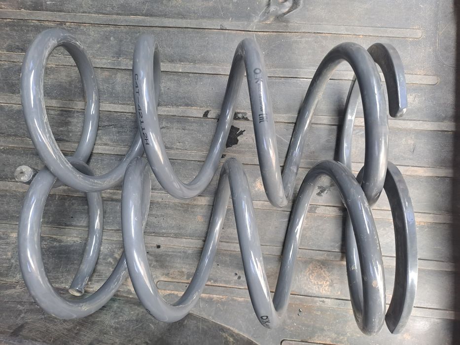 Продам усиленные пружины RAV4 20 кузов