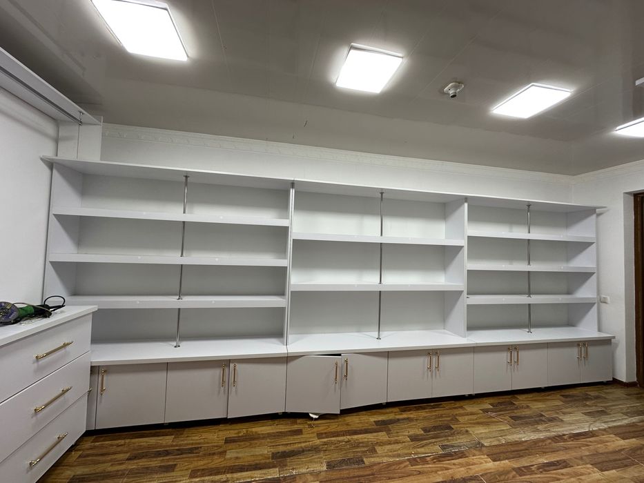 Шкаф для магазина