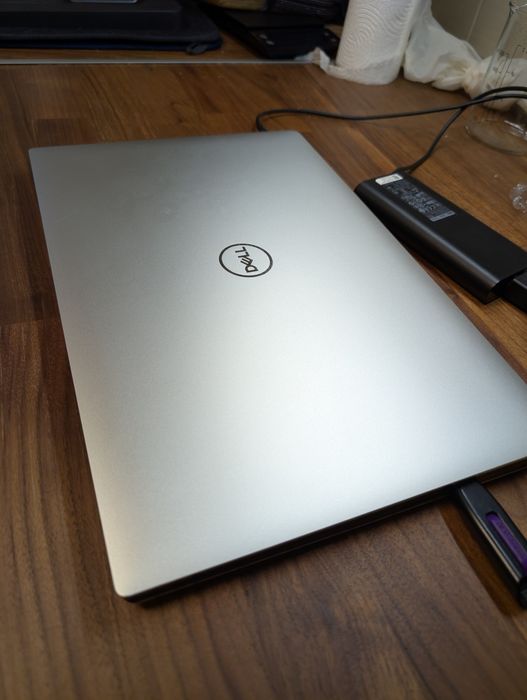 Vând laptop/Ultrabook Dell XPS 15 9570