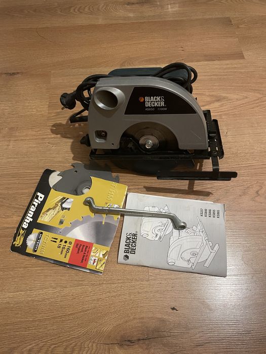 Циркуляр Black&Decker с дискове