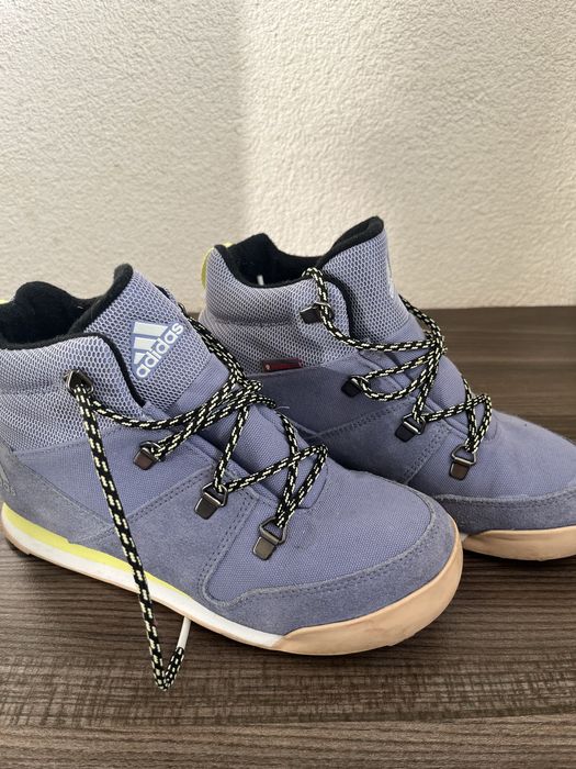 Боти Adidas 36н.