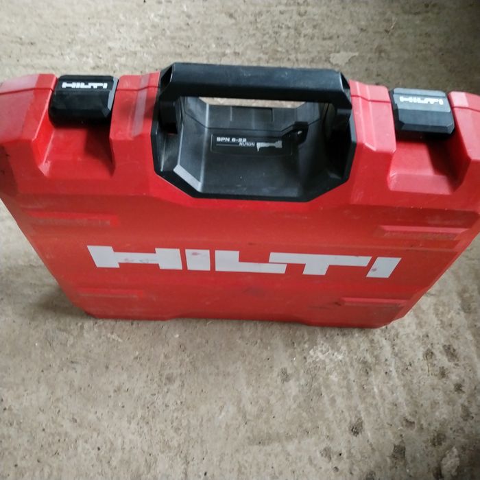 Vand foarfeca de taiat tabla pe acumulatori Hilti SPN 6-A22 folosita e