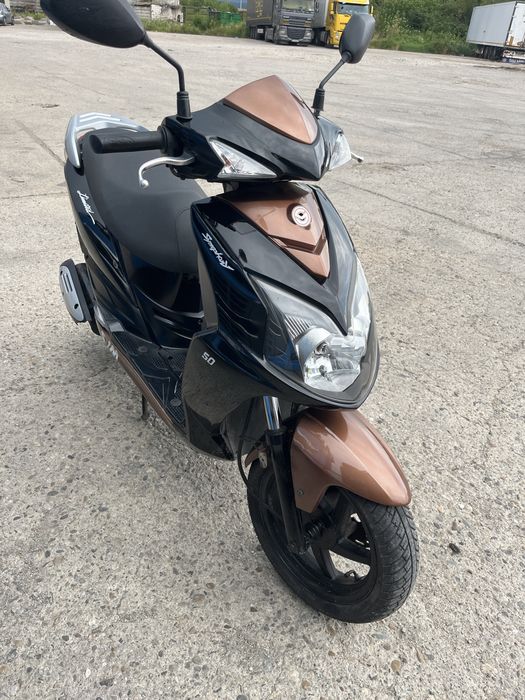 Inchiriere scuter, moped, 25km/h fara permis si cu permis 50km/h