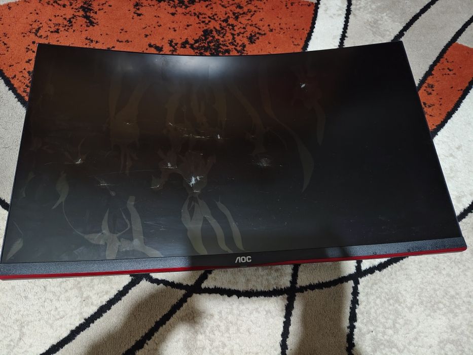 Monitor AOC gaming curbat pentru piese