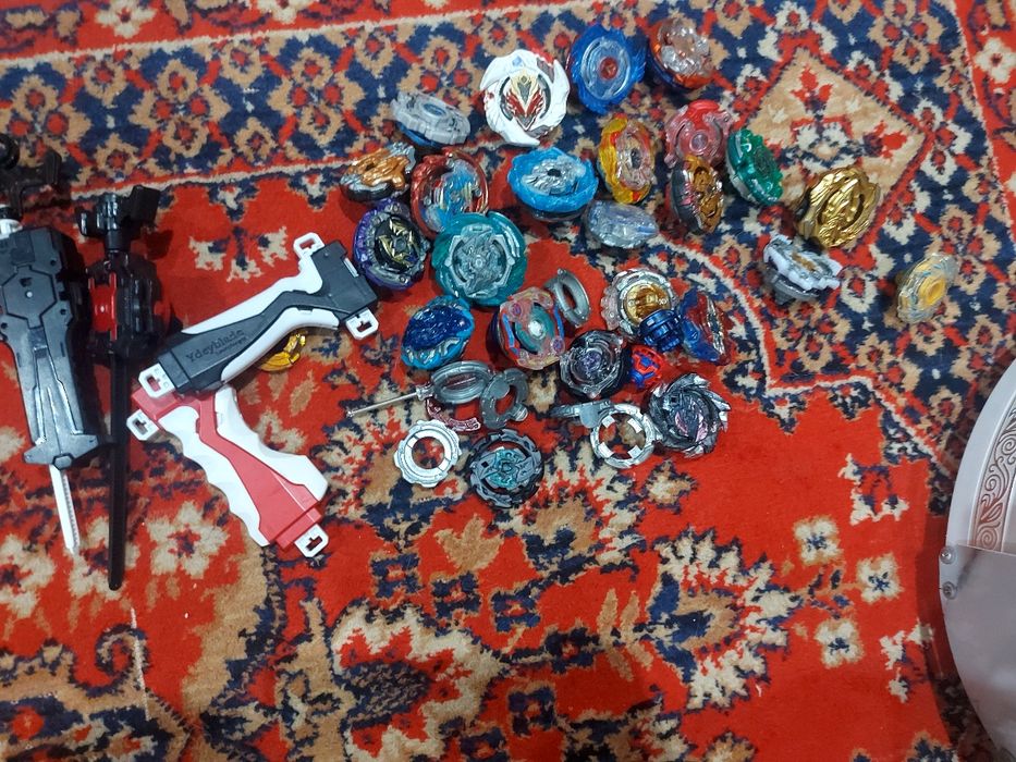 Продам бейблейды