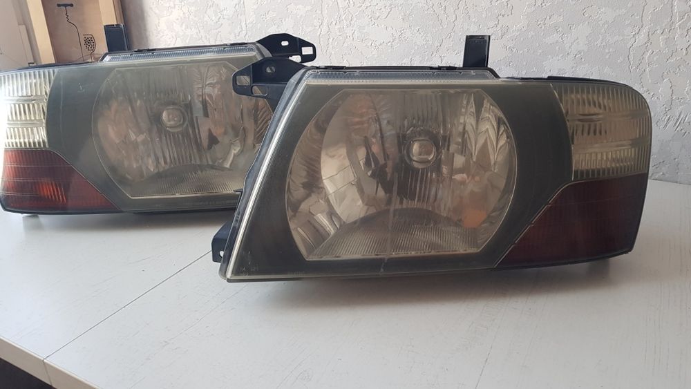 Фары Mitsubishi pajero  Montero