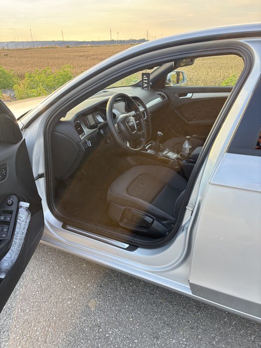 AUDI A4 B8.