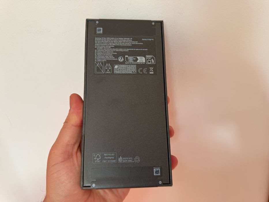 Samsung Galaxy Z Flip 7 FE, 128 gb, 8 gb ram, 5G, Black, nou la cutie