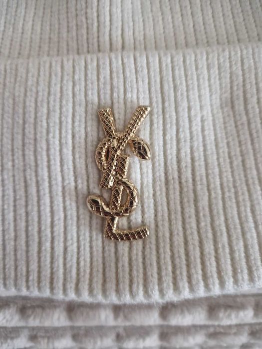 зимна шапка сен лоран дамска нова ,ysl,Saint Laurent