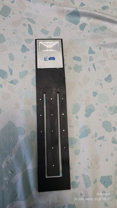 Lampa de citit pentru carte folosita si ca semn de carte