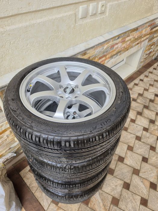 Продам диски R17 с резиной