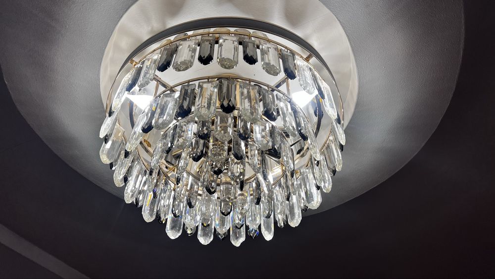 Продам люстры в хорошем состоянии