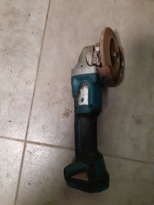 Polizor Makita Dga 504