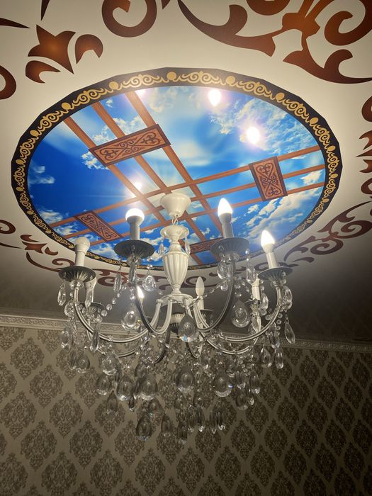 Люстра новая красивая