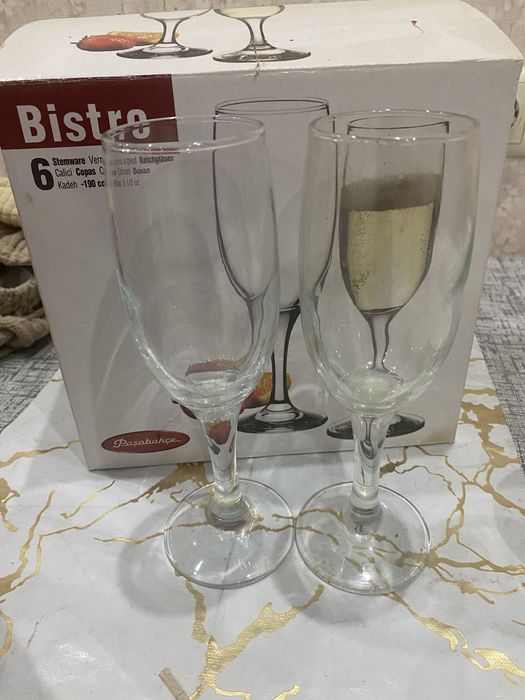 Продам стеклянные бокалы