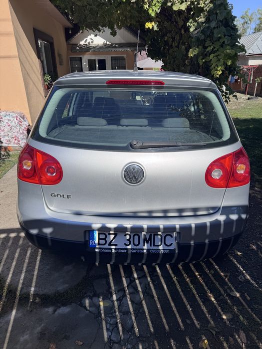 Vând Volkswagen Golf 5 – 1.4 benzină, 2006