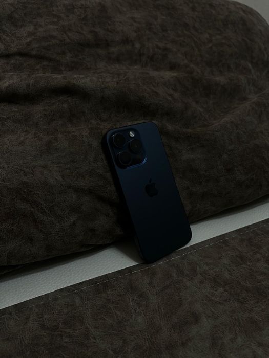 iphone 15pro 256 83% акб