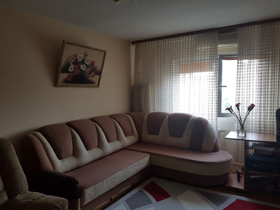 Închiriez apartament