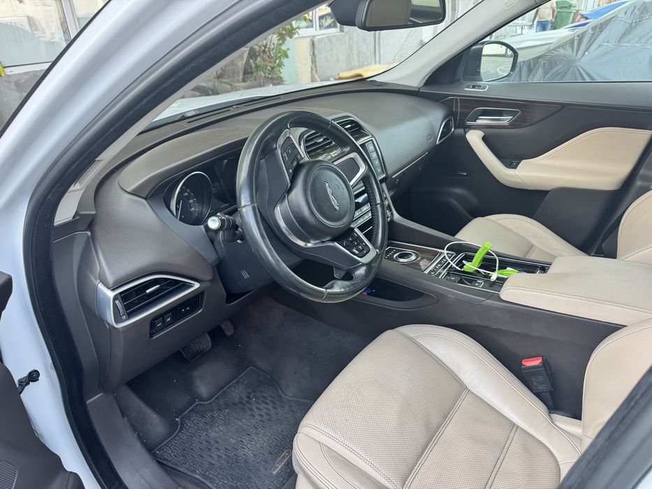 Jaguar F-Pace 2.0 бензин