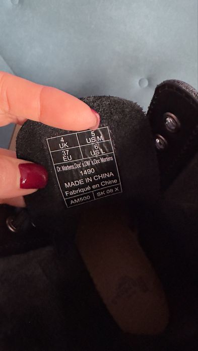 Боти Dr Martens.