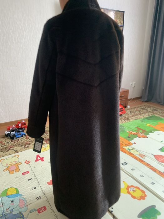 Продам шубу новую