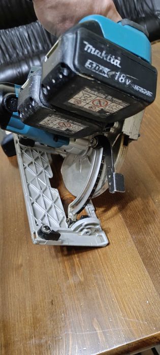 Ръчен циркуляр Makita DHS710