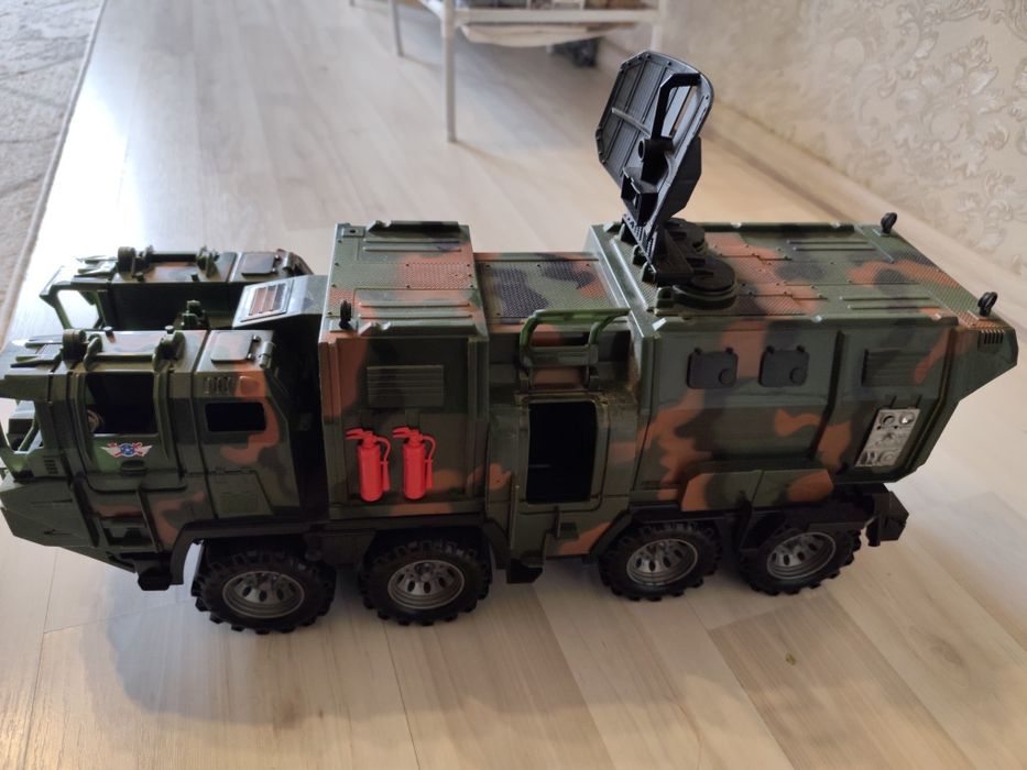 Игрушка для мальчиков - военный тягач "Щит" с камуфляжем
