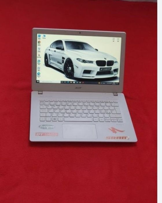 Laptop i3 perfect funcțional 14 inc