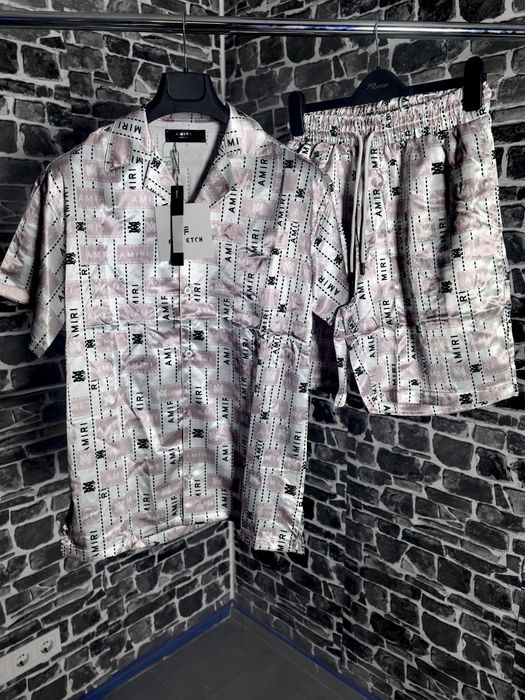 Amiri летен екип