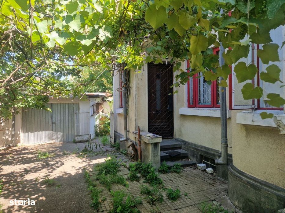 Cafrom Imobiliare - Semicentral "Pomul Verde"- Imobil de Vanzare
