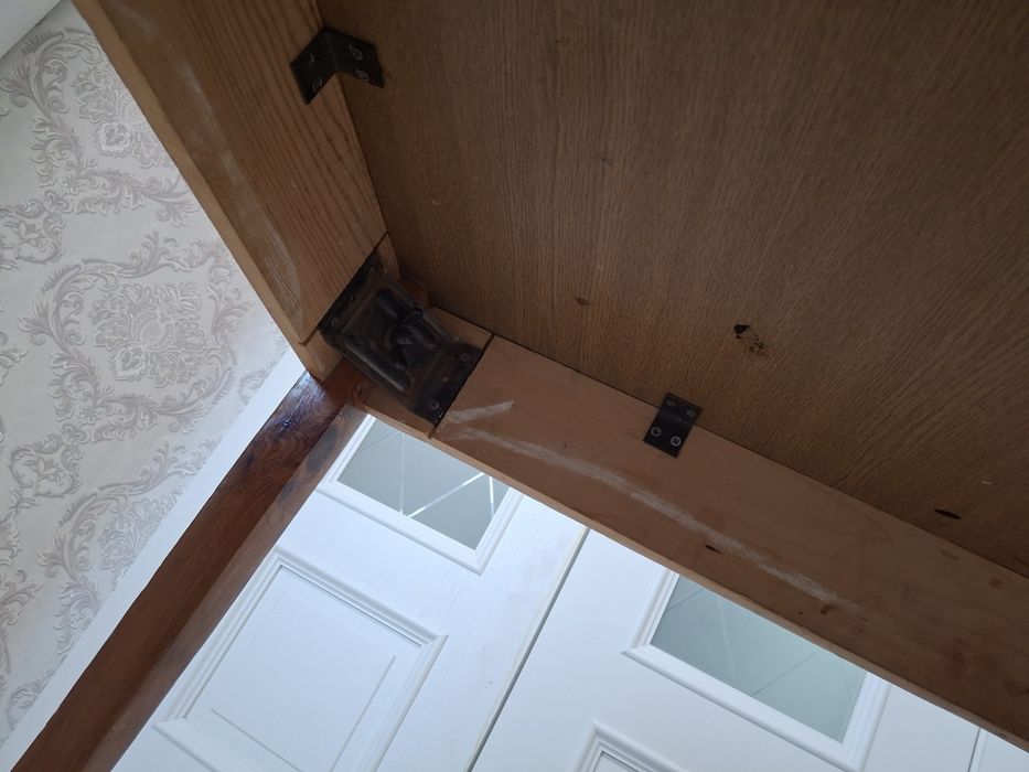 Стол кухонный деревянный