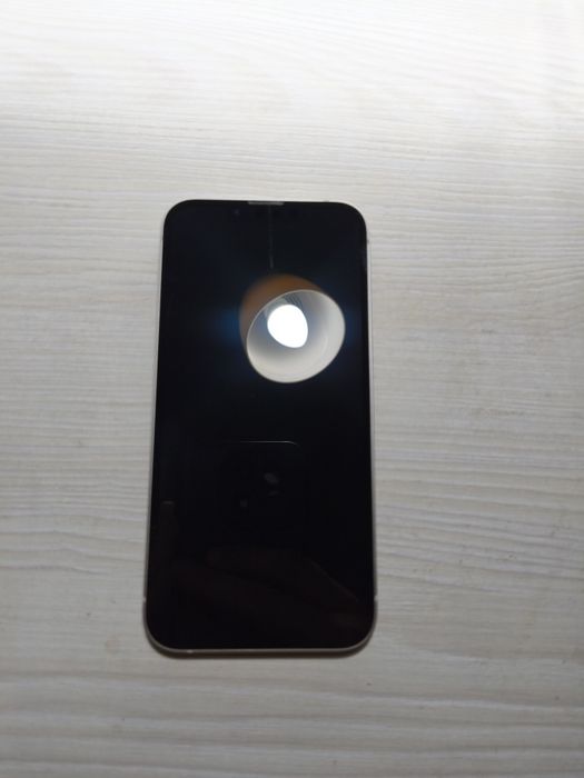 Apple iPhone 13, 128GB, Starlight – Пълен комплект, Като НОВ!
