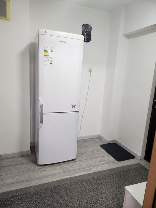 Inchiriez apartament cu 2 camere/1800lei