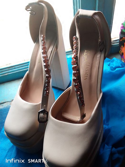 Tufli yangi kiyilmagan