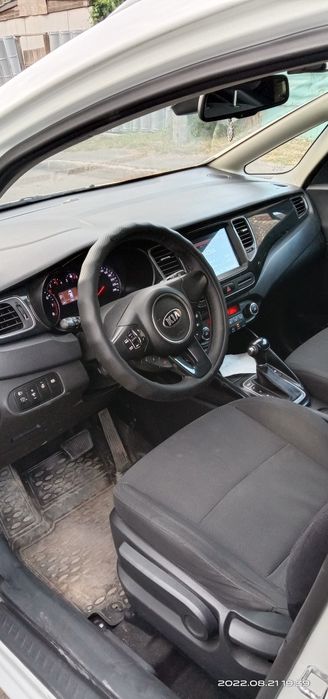 Срочно продам машину Kia karens
