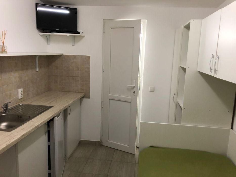 Proprietar inchiriez garsoniera langa Spitalul Judetean-Complexul Studentesc