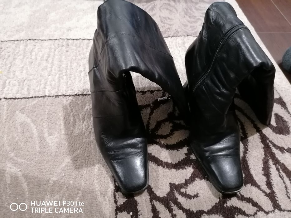 Vând cizme din piele