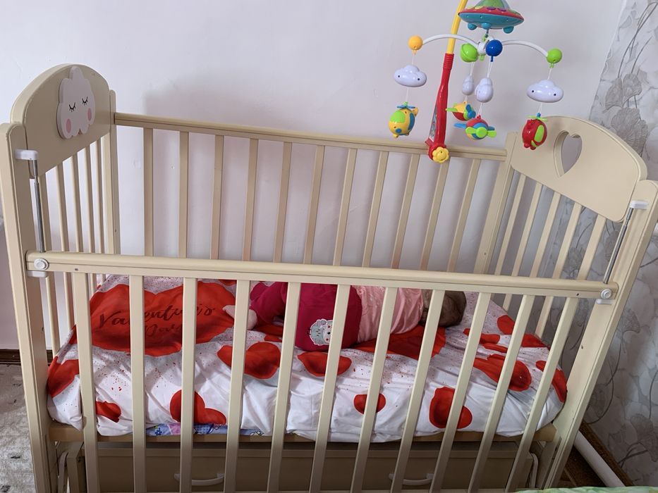 Детская кроватка манеж