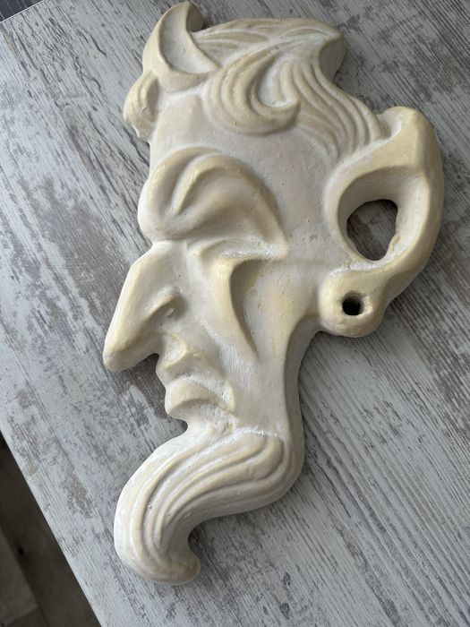 Гипсовый декор на стену