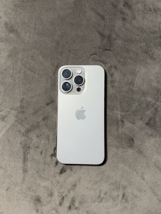 Iphone 15 pro Silver